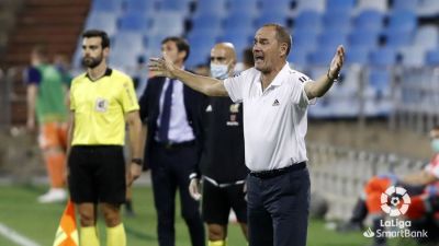 Víctor Fernández durante un encuentro con el Real Zaragoza.