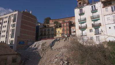 Estado actual en el se encuentra la ladera donde se ubicaba el edificio derrumbado en Teruel.