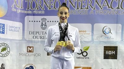 Alba Bautista posa con las cuatro medallas conseguidas en Ourense.
