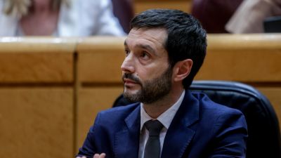 El ministro de Derechos Sociales, Consumo y Agenda 2030, Pablo Bustinduy en el Senado. / Europa Press.