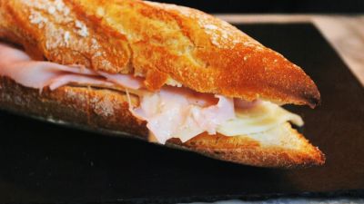 os comensales deben valorar la calidad del pan, los ingredientes, la presentación y el sabor en su conjunto. / Unsplash