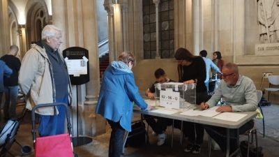 Votantes en Barcelona. / A.B