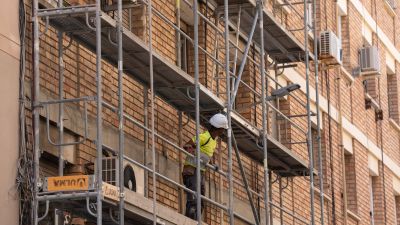 Fachada de un edificio en obras. / Europa Press