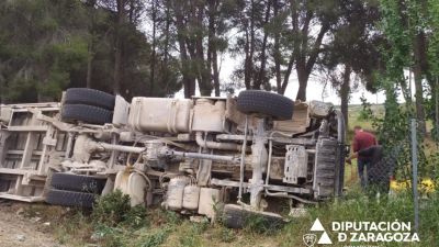 Imagen del camión siniestrado. / Diputación de Zaragoza