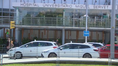 El equipo médico del hospital Miguel Servet ha implantado por primera vez una prótesis endovascular supraaórtica en España.