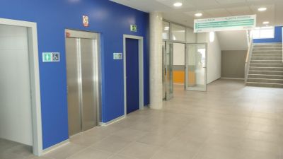 El nuevo centro de salud de Barbastro abre sus puertas con espacios más grandes y luminosos. / Europa Press