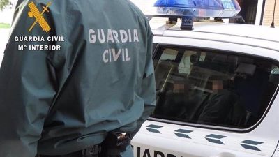 La Guardia Civil ha detenido a tres personas por el robo de valla perimetral. / Europa Press