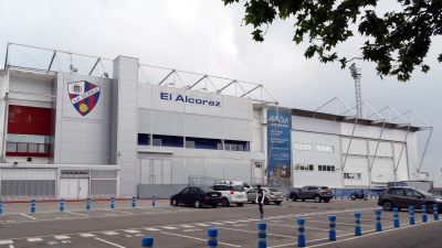 Fachada del estadio El Alcoraz en Huesca. / Europa Press