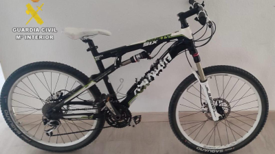Una de las bicicletas recuperadas en la operación. / Guardia Civil Huesca