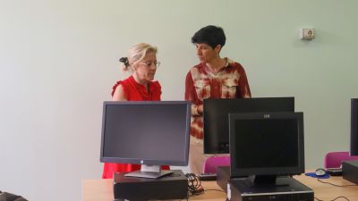 La directora general de Justicia del Gobierno de Aragón junto a la directora del CEIP Guillermo Fatás. / Gobierno de Aragón