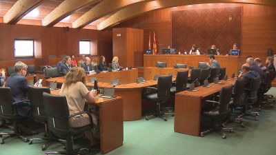 Comisión de Hacienda en las Cortes de Aragón. / Aragón TV