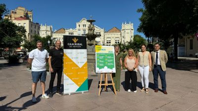 Presentación de los conciertos que han organizado Peñas Recreativas y Ayuntamiento de Huesca para la plaza de Navarra. / Ayuntamiento de Huesca