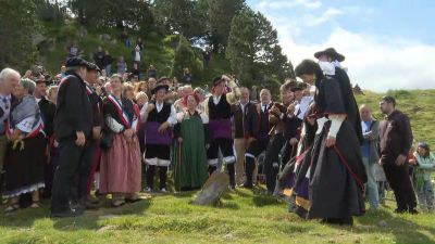 Cada 13 de julio, los vecinos del valle francés de Baretous y el navarro del Roncal ratifican el tratado de paz. / Aragón TV