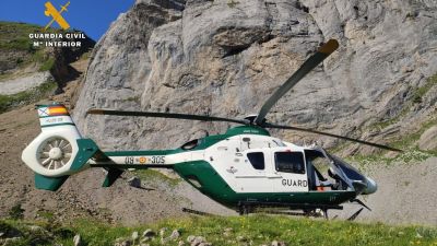 Un helicóptero de la Guardia Civil en una operación de rescate. / Guardia Civil