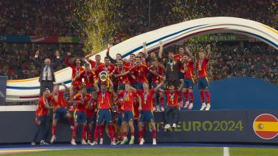 España celebra el título de campeón de Europa. / FORTA