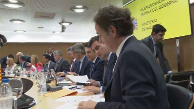 El consejero de Hacienda al inicio de la reunión del Consejo de Política Fiscal y Financiera. / Aragón TV