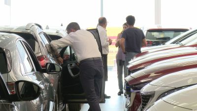 Instalaciones de un concesionario. / Aragón TV