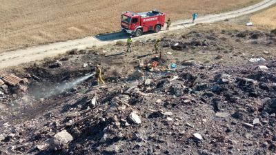 Los bomberos de los parques de Teruel y Calamocha han trabajado en las tareas de extinción. | DPT