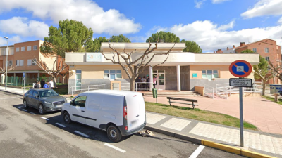 La familia del menor lo ha trasladado al centro de salud de la localidad en situación de parada respiratoria. / Google Maps