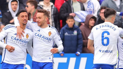 Francés y Mesa durante un encuentro de liga. Foto: Real Zaragoza.