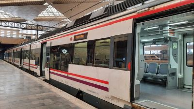 Tren de cercanías en la Estación Delicias de Zaragoza. / Europa Press
