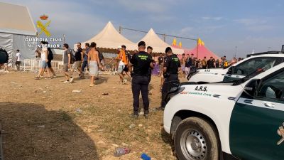 El servicio de seguridad en la 29º edición de Monegros Desert Festival. / Europa Press