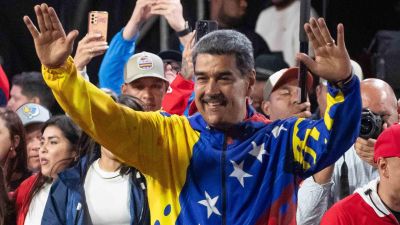 Nicolás Maduro celebrando su reelección el domingo. / EFE