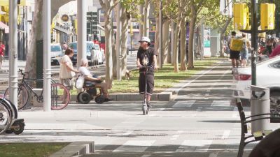 Los patinetes eléctricos no pueden circular por la acera. / Aragón Tv