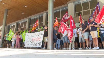 Concentración de los trabajadores de Bosal en la mañana de este miércoles. / Aragón TV