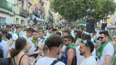 El almuerzo no debe faltar en cualquier buen ambiente oscense que se precie. / Aragón Tv