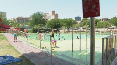 Las piscinas son una buena forma de combatir el calor. / Aragón Tv