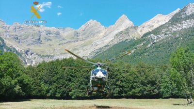 Foto de archivo de un rescate de montaña de la Guardia Civil en el Pirineo oscense. / Europa Press