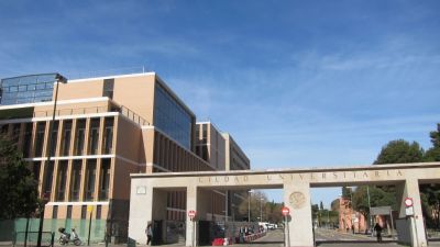 Entrada al campus de San Francisco de la Universidad de Zaragoza. / Archivo Europa Press