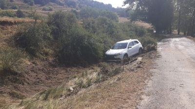 Uno de los coches afectados por las tormentas en Gudalaviar / Aragón TV