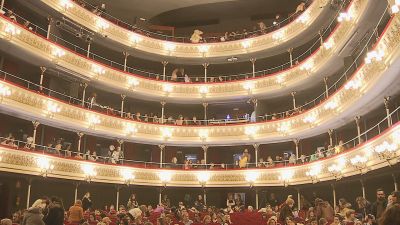 El Principal tiene la apariencia de un gran teatro de ópera, y hubo un tiempo en el que lo fue. / Aragón TV