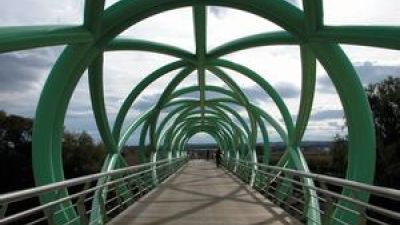 Imagen de la pasarela de la Alfranca o puente del Bicentenario. / Ayuntamiento de Zaragoza