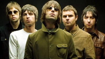 Imagen de archivo de Oasis con Liam Gallagher en el centro y Noel, segundo por la izquierda. / Oasis