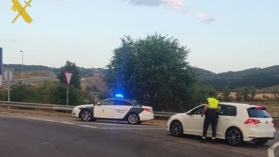 Control de tráfico de la Guardia Civil. / Guardia Civil