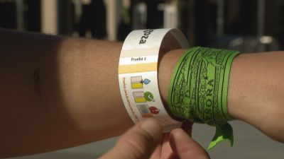 El Ayuntamiento de Zaragoza distribuirá hasta 5.000 pulseras. / Aragón TV