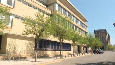 La comiraría de Policia a donde acudió el detenido antes de ser liberado. / Aragón Tv