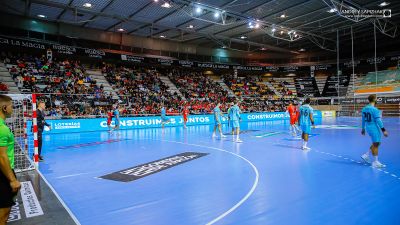 Imagen de un partido del Bada Huesca en el Palacio de los Deportes la temporada pasada.