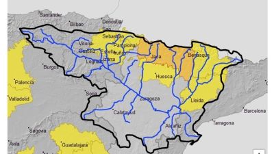La CHE activa la vigilancia ante avisos naranjas y amarillos por lluvias intensas en Aragón, Navarra y Cataluña. / Europa Press
