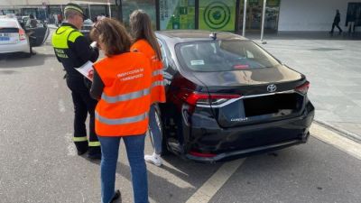 Inspección de un vehículo VTC. / DGA