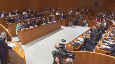 La oposición ha valorado el discurso de Azcón en el debate sobre el estado de la Comunidad./ Fabián Simón