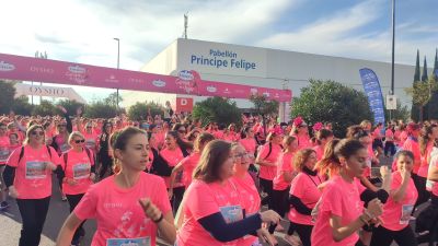14.000 personas participan este domingo en la Carrera de la Mujer en Zaragoza. / A.N