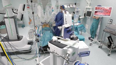 Intervención robótica en el Hospital Miguel Servet./ Gobierno de Aragón