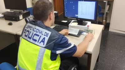 La Policía Nacional desarticula un grupo que se dedicaba a falsificar y cobrar cheques. / Policía Nacional