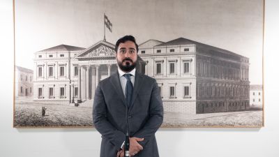 Luis Pérez, 'Alvise', tras acatar la Constitución Española como europarlamentario. / Europa Press. Eduardo Parra