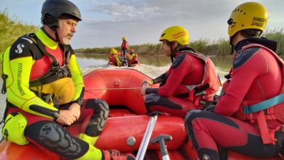 Los bomberos de Zaragoza trabajan en la zona de la Albufera desde el miércoles. | Ayuntamiento de Zaragoza