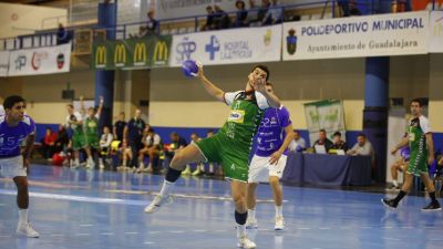 Un momento del partido ante el Balonmano Guadalajara
